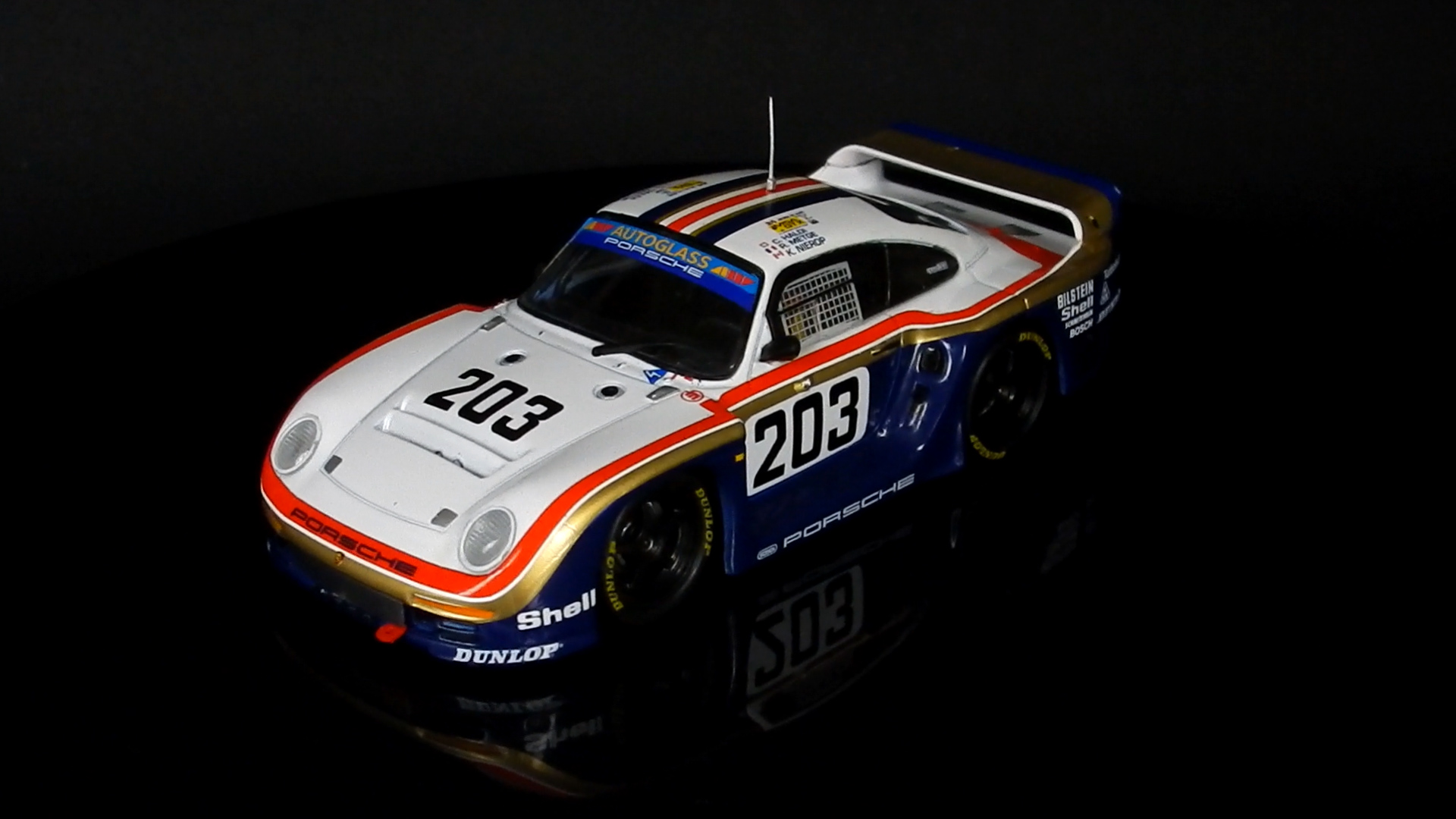 8-Porsche05